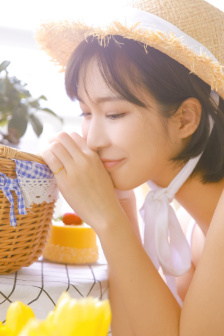 爆乳洗澡自慰流出白色液体